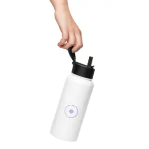 ZeroWear 3 Stainless steel water bottle with a straw lid